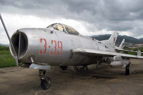 Истребитель Shenyang J-6 (F-6)
