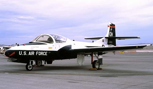 Учебно-тренировочный самолет T-37 Tweet